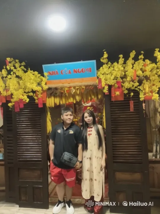 Festive Vietnamese Doorway: Martial Arts Display – AI Generated Video | Hailuo AI