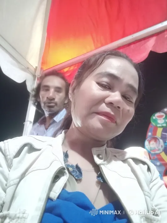 Man Embraced by Tiger Under Illuminated Tent – AI Generated Video | Hailuo AI