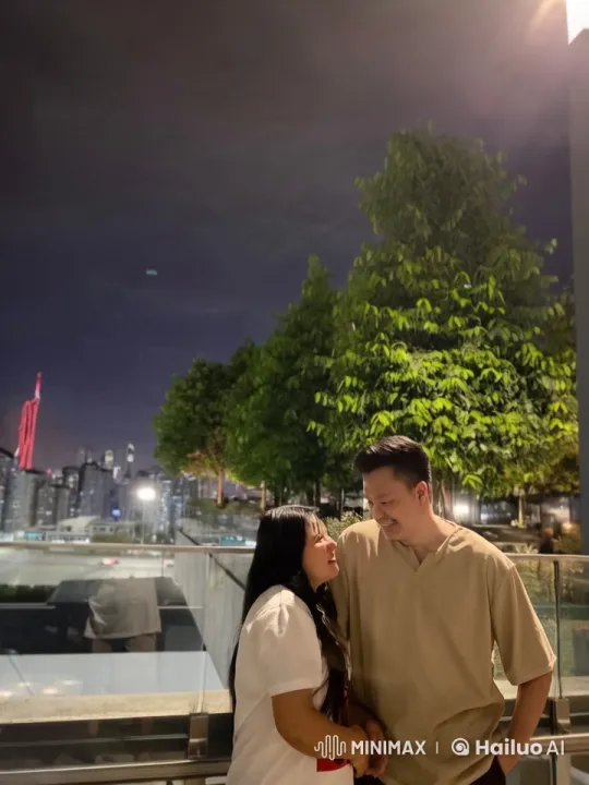 Night rooftop Kung Fu duel with city skyline backdrop – AI Generated Video | Hailuo AI