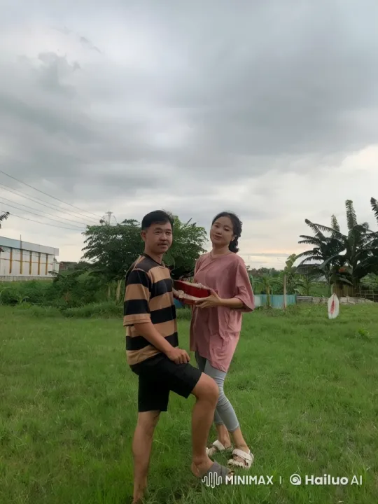 Woman Defeats Man, Secures Red Box with Martial Arts – AI Generated Video | Hailuo AI