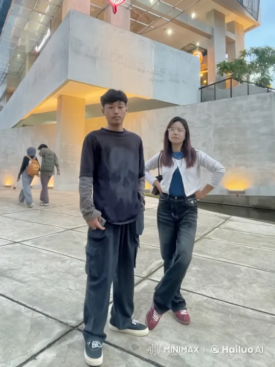 Urban Tai Chi: A Friendly Martial Arts Duel in the City – AI Generated Video | Hailuo AI