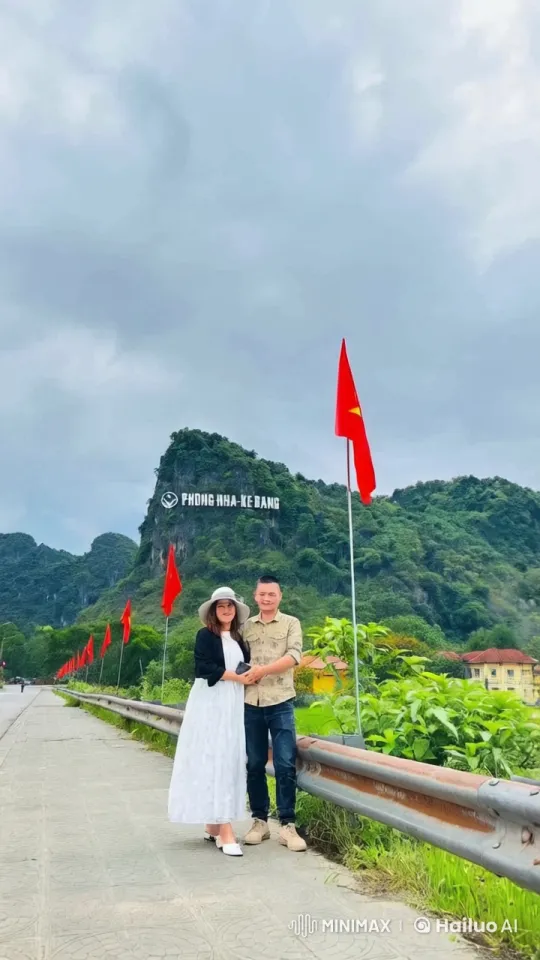 Couple's Romantic Stroll in Phong Nha-Ke Bang – AI Generated Video | Hailuo AI