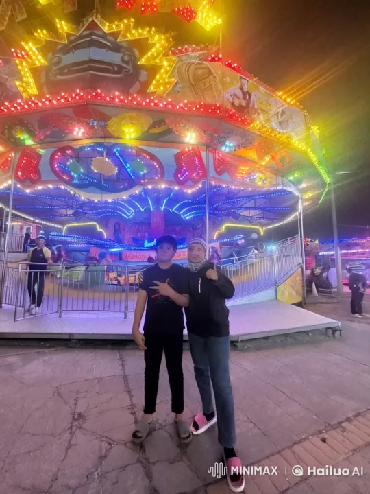 Nighttime Amusement Park Martial Arts Display – AI Generated Video | Hailuo AI