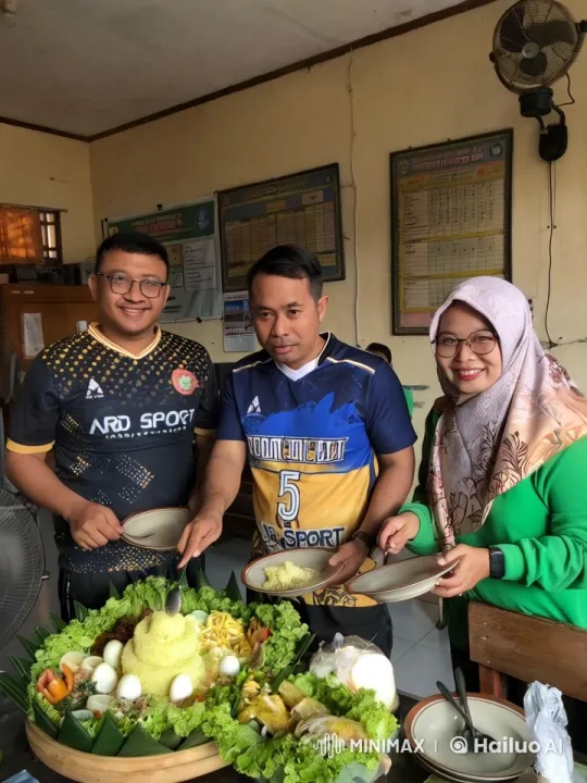 Indonesian Dish Scene Turns into Kung Fu Display – AI Generated Video | Hailuo AI