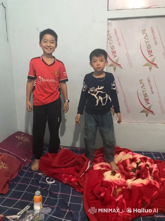 Boys Engage in Playful Kung Fu Fight on Bed – AI Generated Video | Hailuo AI
