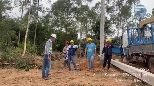 Construction Workers Engage in Martial Arts Display – AI Generated Video | Hailuo AI