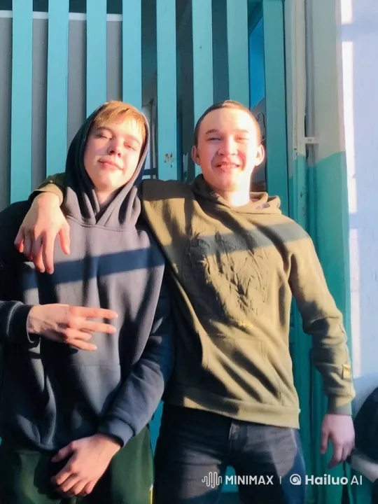 Two Individuals Transition from Friendship to Confrontation – AI Generated Video | Hailuo AI
