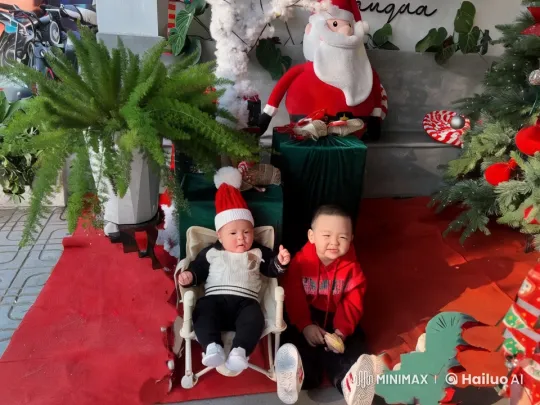 Christmas Fight: Kids in Festive Martial Arts Battle – AI Generated Video | Hailuo AI