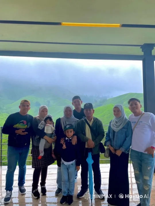 Family Showcases Martial Arts on Misty Hillside – AI Generated Video | Hailuo AI