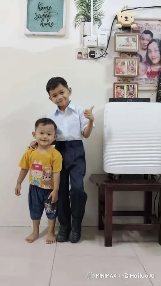 Boys' Playful Kung Fu Fight in Family Home Setting – AI Generated Video | Hailuo AI