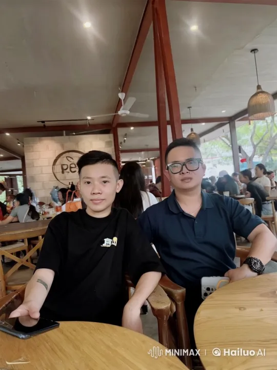 Martial Arts Showdown in Bustling Cafe – AI Generated Video | Hailuo AI