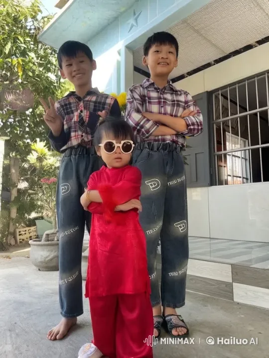 Sibling Playfulness in Lush Garden Setting – AI Generated Video | Hailuo AI