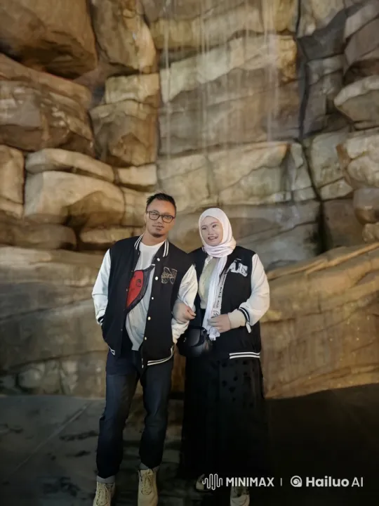 Couple Performs Synchronized Martial Arts in Natural Setting – AI Generated Video | Hailuo AI