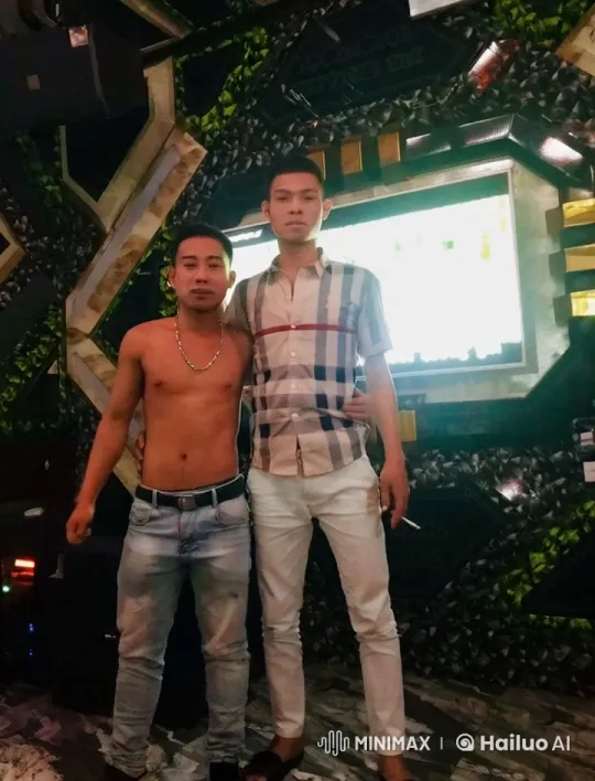 Nocturnal Martial Arts Duel in Cinematic Slow-Motion – AI Generated Video | Hailuo AI