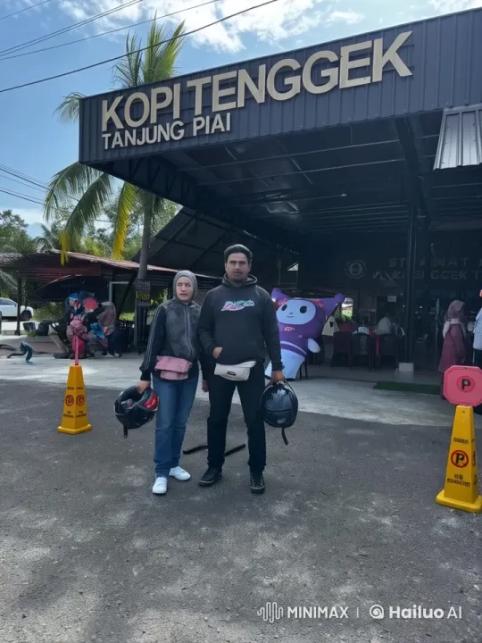 Dynamic Martial Arts Display at Kopi Tenggek Tanjung Piai Café – AI Generated Video | Hailuo AI