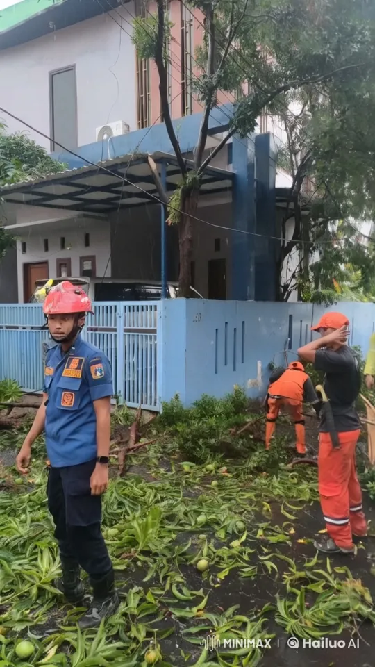 Rescue Workers Engage in Kungfu Battle Amidst Chaos – AI Generated Video | Hailuo AI