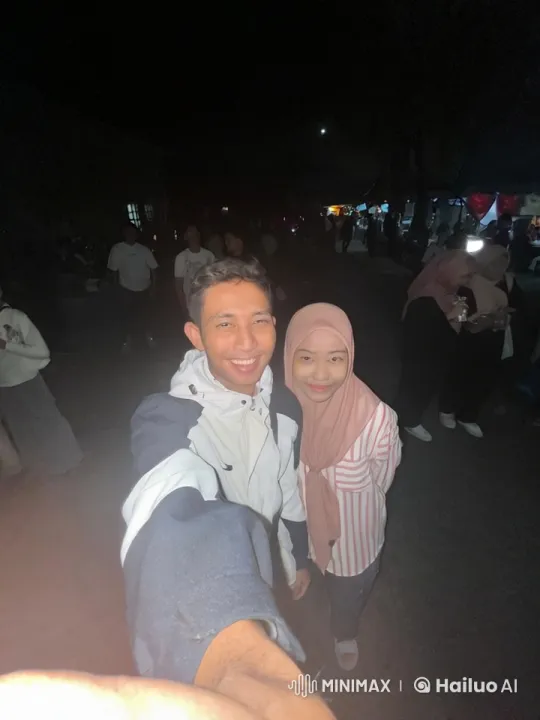 Photograph Captures Two Individuals Engaged in Physical Conflict – AI Generated Video | Hailuo AI