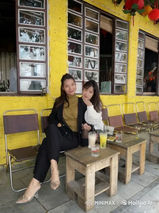 Vibrant Cafe Setting: Two Women's Intense Kung Fu Fight – AI Generated Video | Hailuo AI