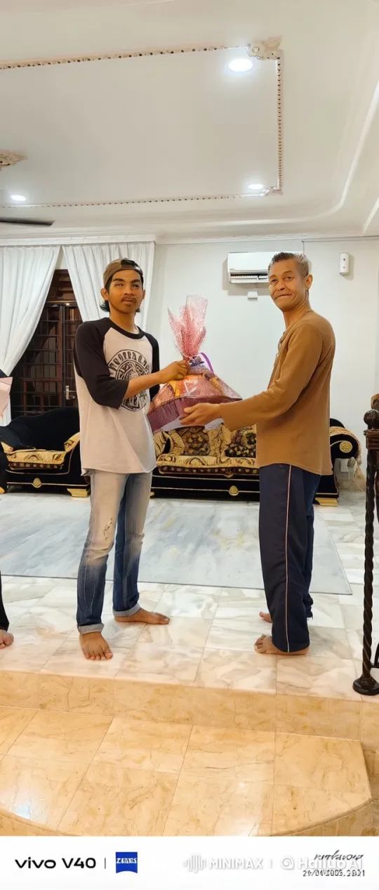 Elegant Living Room Kungfu Fight Scene – AI Generated Video | Hailuo AI