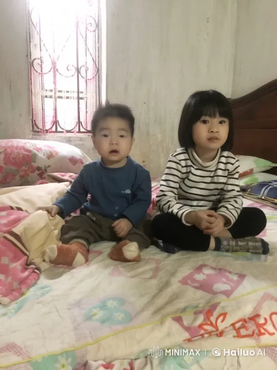 Children's Playful Kung Fu Fight on Bed – AI Generated Video | Hailuo AI