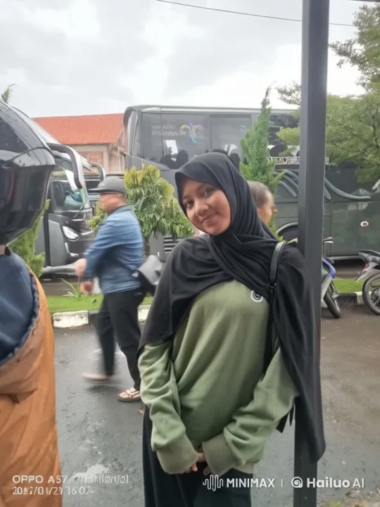 Young Woman Practicing Kungfu in Rainy Indonesia – AI Generated Video | Hailuo AI