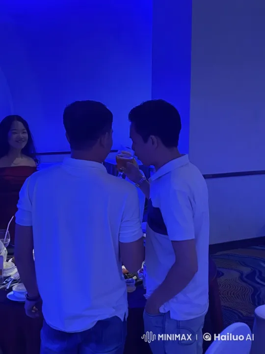 Blue-Lit Room: Men's Friendly Kungfu Exchange – AI Generated Video | Hailuo AI