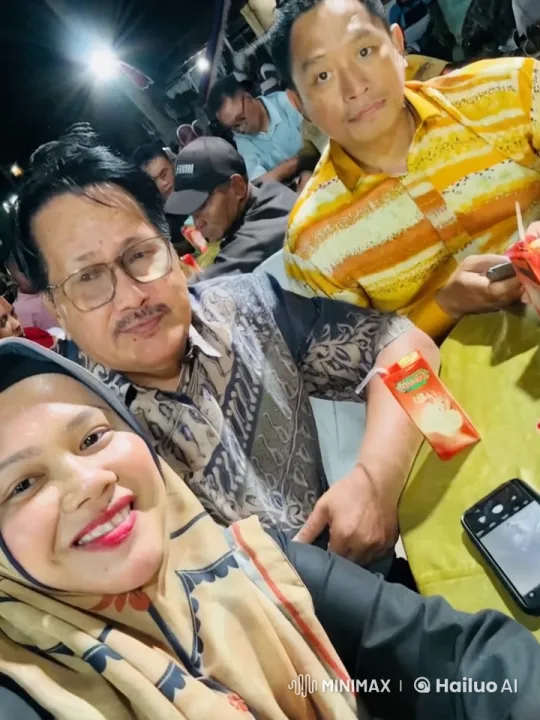 Martial Arts Performance Captivates Outdoor Night Crowd – AI Generated Video | Hailuo AI