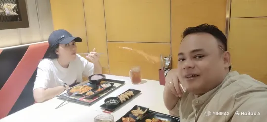 Diners Engage in Playful Kung Fu Battle – AI Generated Video | Hailuo AI