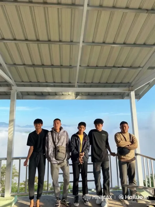 Kung Fu Fighters Showcase Styles in Scenic Setting – AI Generated Video | Hailuo AI
