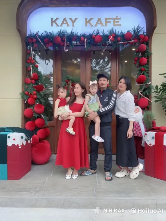 Family Enacts Playful Kung Fu in Festive Kay Kafé Setting – AI Generated Video | Hailuo AI