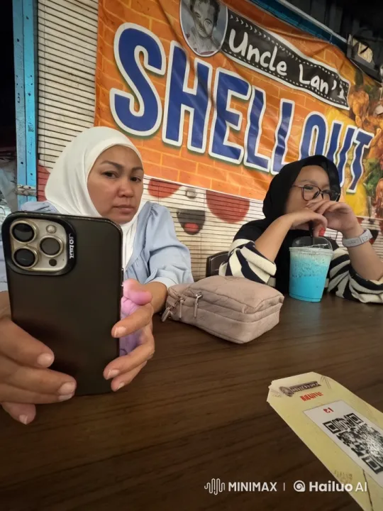 Women Practice Kung Fu at 'Uncle Lan's Shellout – AI Generated Video | Hailuo AI