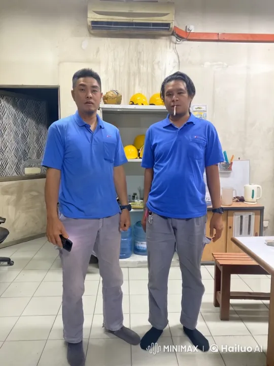 Dynamic Kung Fu Fight in Dimly Lit Room – AI Generated Video | Hailuo AI