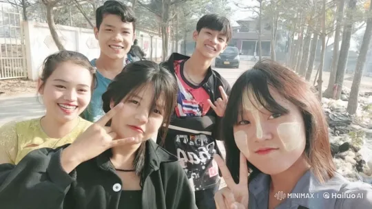 Friends Enjoying a Casual Day Out with Playful Gestures – AI Generated Video | Hailuo AI