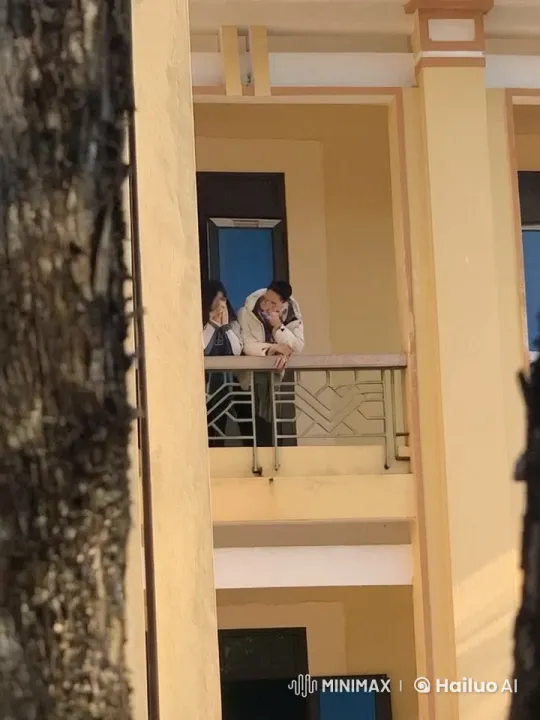 Intense Kung Fu Fight on Balcony – AI Generated Video | Hailuo AI