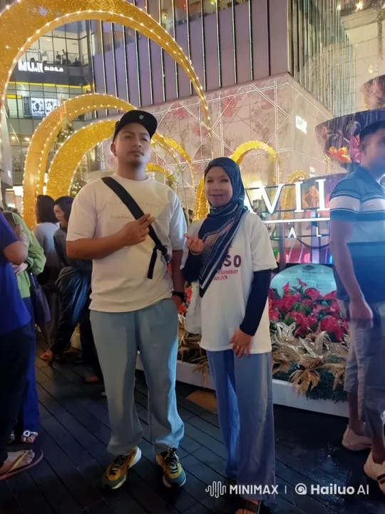 Kung Fu Display in Festive Urban Setting – AI Generated Video | Hailuo AI