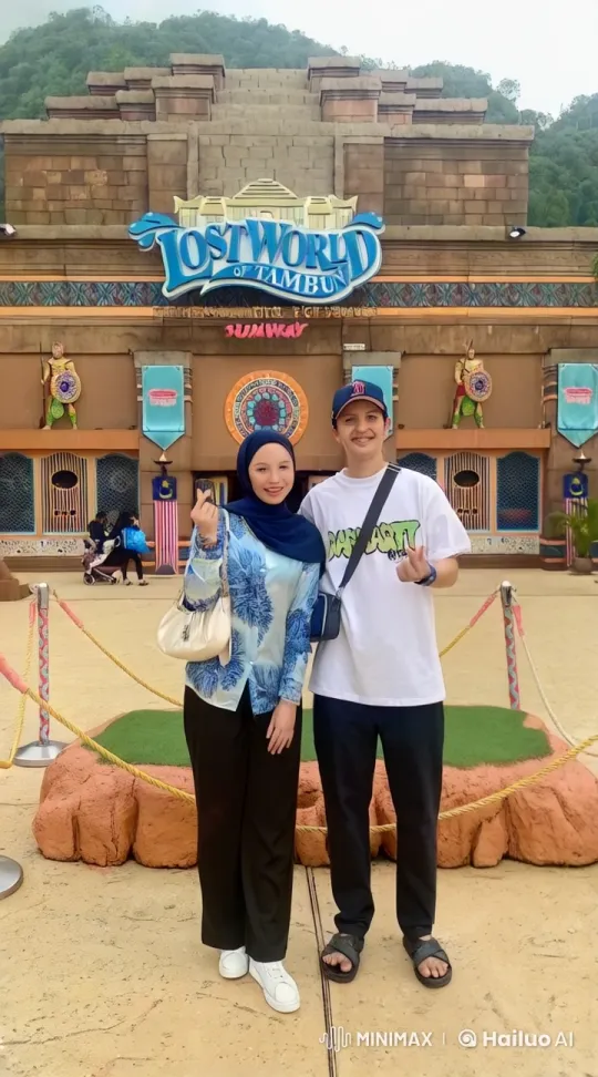 Playful Kungfu Fight at Lost World of Tambun – AI Generated Video | Hailuo AI