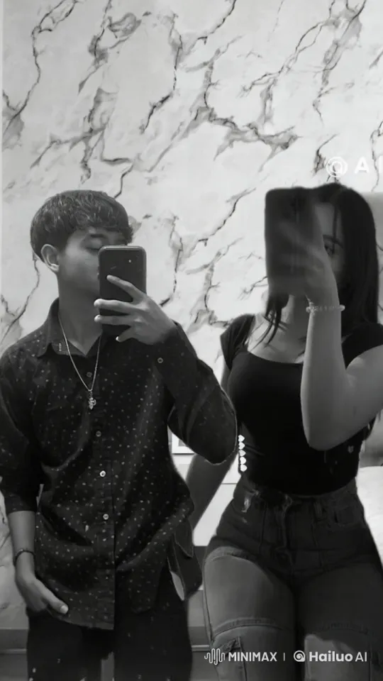 Couple Takes Intimate Selfie with Tender Kiss – AI Generated Video | Hailuo AI