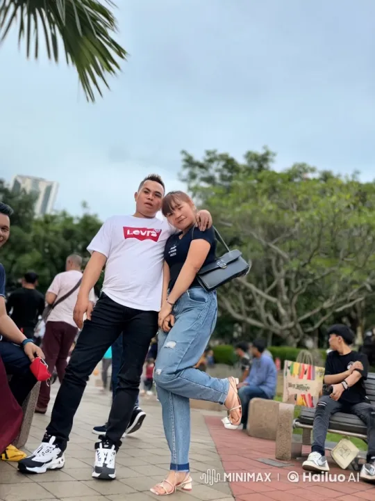 Couple Showcases Martial Arts Prowess in Urban Park – AI Generated Video | Hailuo AI