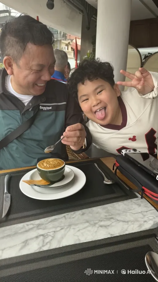 Café Latte Play Fight and Laughter – AI Generated Video | Hailuo AI
