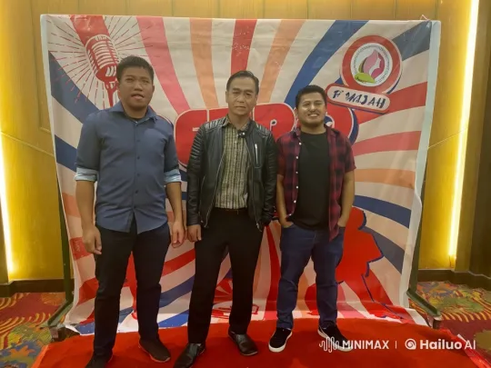 Energetic Kungfu Trio Showcases Dynamic Moves – AI Generated Video | Hailuo AI