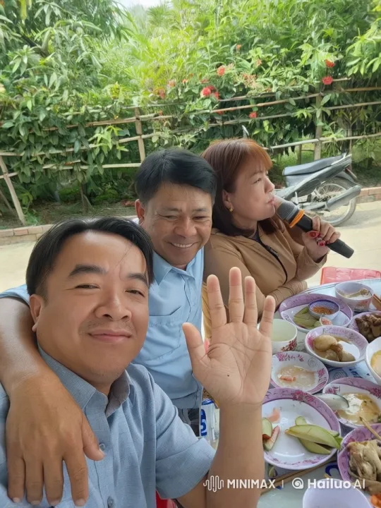 Outdoor Kungfu Fight with Friends Over a Meal – AI Generated Video | Hailuo AI