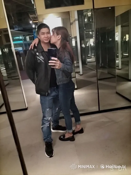 Couple Engages in Skilled Martial Arts Sparring – AI Generated Video | Hailuo AI