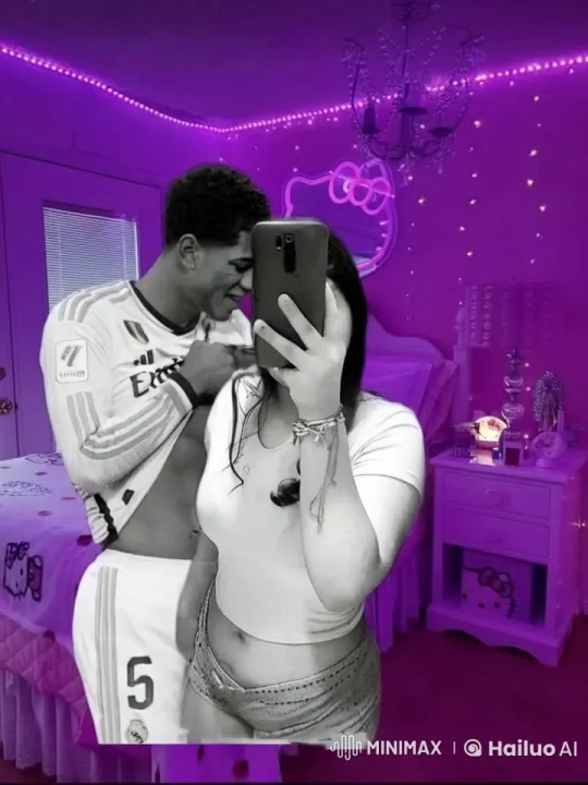 Affectionate Moment in a Hello Kitty-Themed Bedroom – AI Generated Video | Hailuo AI