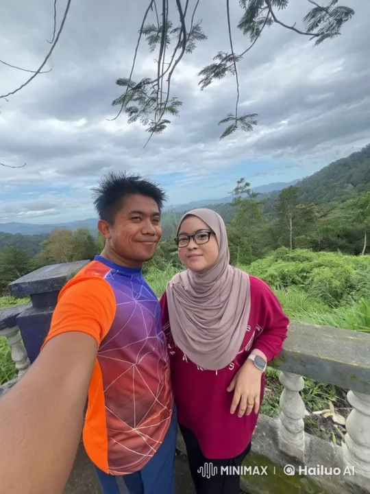 Couple Practices Kung Fu in Scenic Mountain Overlook – AI Generated Video | Hailuo AI