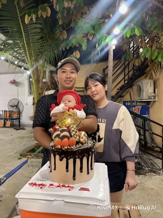 Family Celebration Transforms into Kungfu Showdown – AI Generated Video | Hailuo AI