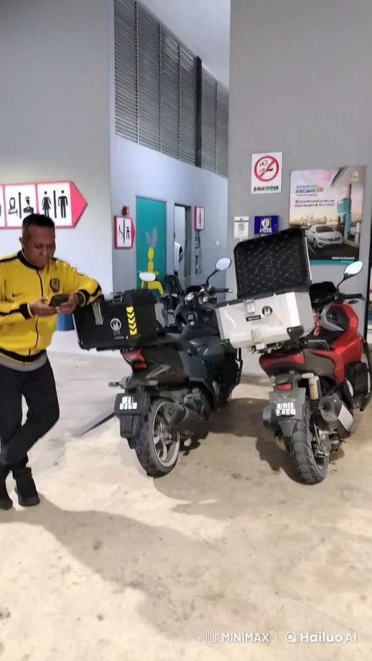 Kung Fu Practitioner Showcases Mastery in Parking Garage – AI Generated Video | Hailuo AI