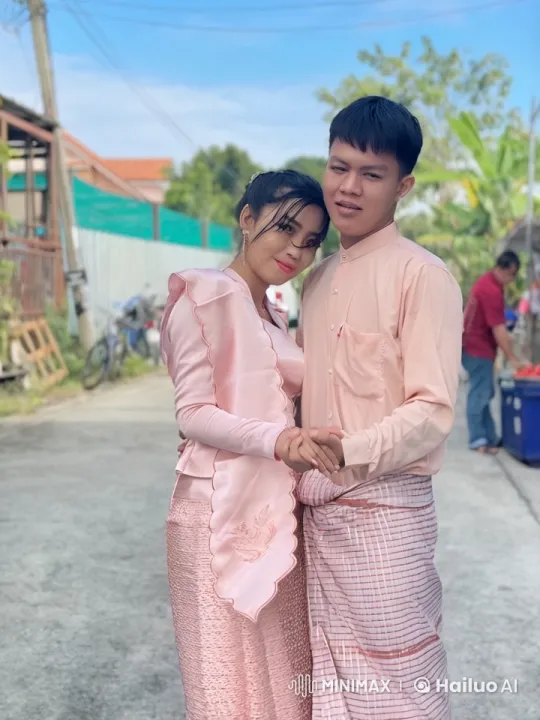 Traditional Attire Couple Showcases Kungfu Skills – AI Generated Video | Hailuo AI