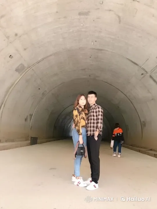 Couple Engages in Intense Kung Fu Battle in Tunnel – AI Generated Video | Hailuo AI