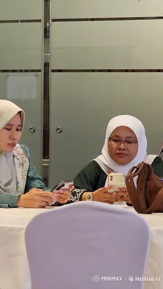 Women Transition from Calm to Martial Arts in Indoor Video – AI Generated Video | Hailuo AI