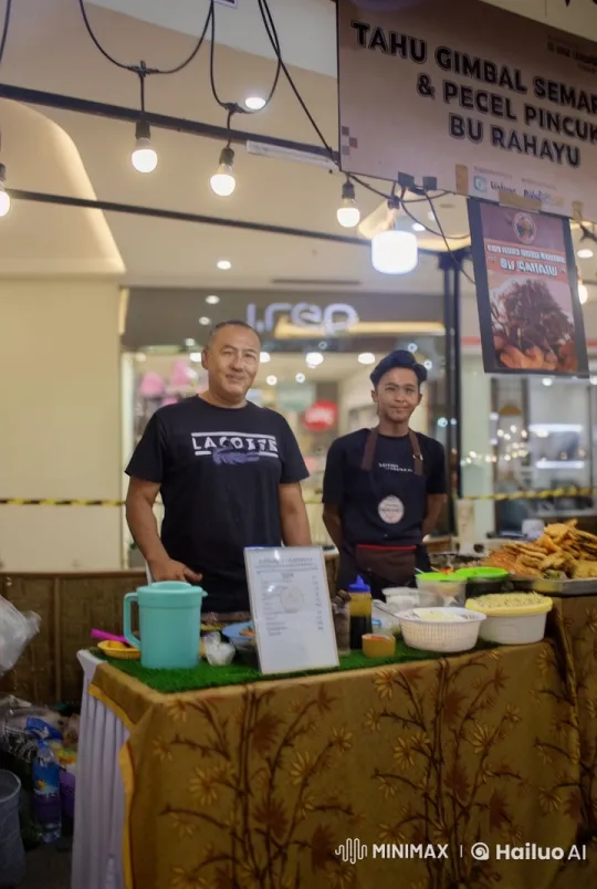Kung Fu Battle at Indonesian Food Stall in Mall – AI Generated Video | Hailuo AI